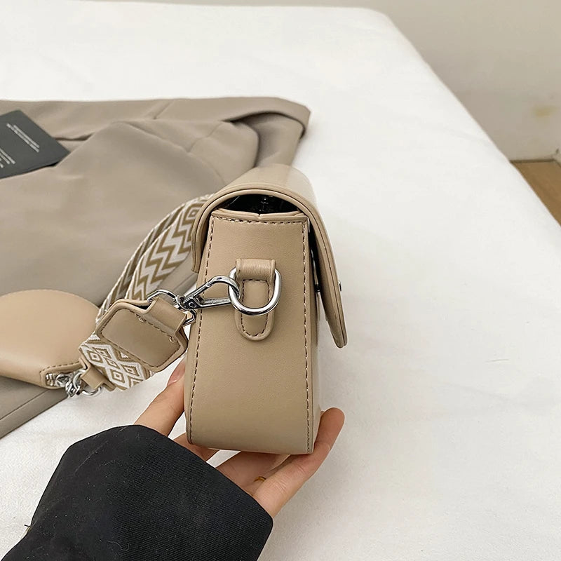Stylish Ladies Tote Bags, Genuine Leather Handbag for Women with Popular Classic Elegant Designer Inspiration