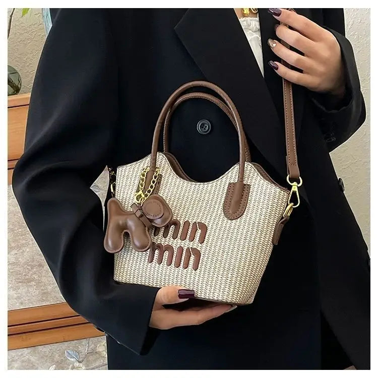 2025 New Designers' Bags - Popular Knitted Bags for Ladies, Casual and Versatile Beach Carry-Along Handbags and Tote Bags