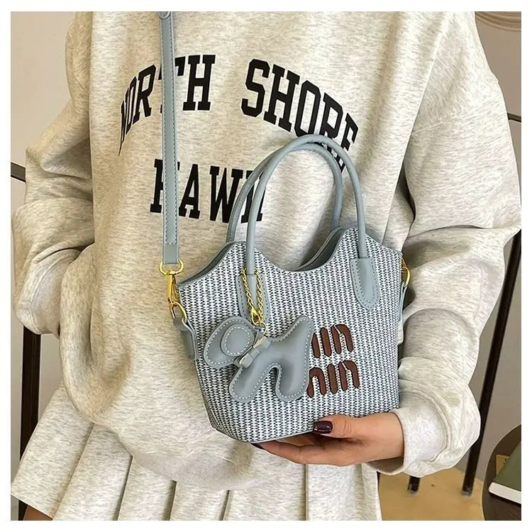 2025 New Designers' Bags - Popular Knitted Bags for Ladies, Casual and Versatile Beach Carry-Along Handbags and Tote Bags