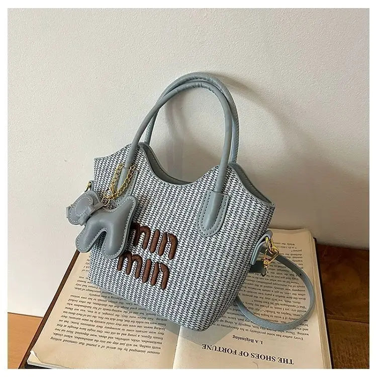 2025 New Designers' Bags - Popular Knitted Bags for Ladies, Casual and Versatile Beach Carry-Along Handbags and Tote Bags