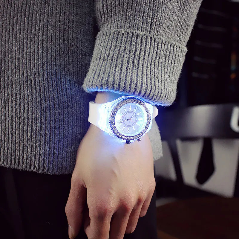 led Flash Luminous Watch Personality trends students lovers jellies woman men's watches 7 color light WristWatch bayan kol saati