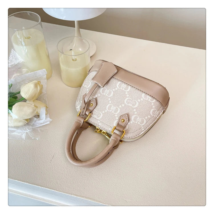 High-Quality Ladies Shoulder Bag, Stylish Leather Handbags For Women Featuring Famous Designer Elegant Details