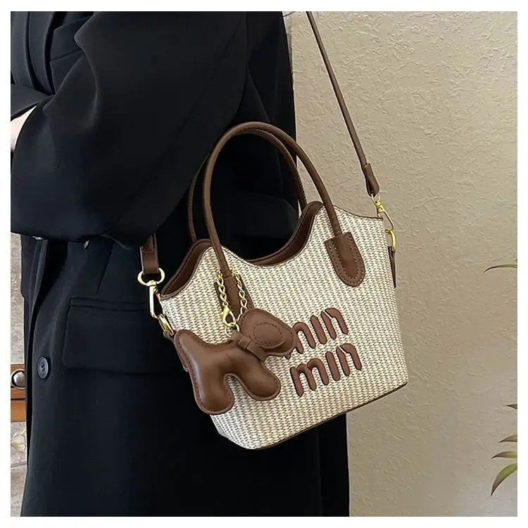 2025 New Designers' Bags - Popular Knitted Bags for Ladies, Casual and Versatile Beach Carry-Along Handbags and Tote Bags